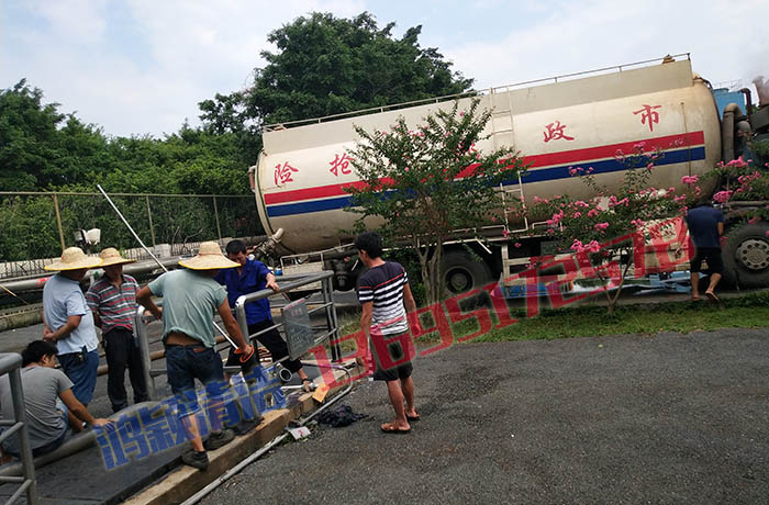 高明溢達電廠疏通管道，清理